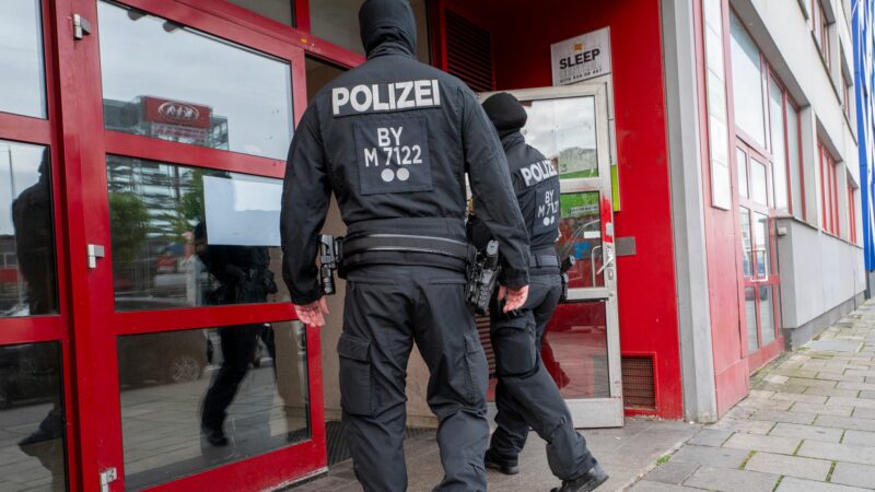 Auch die Räumlichkeiten der Islamischen Vereinigung Bayern in München wurden von der Polizei durchsucht.