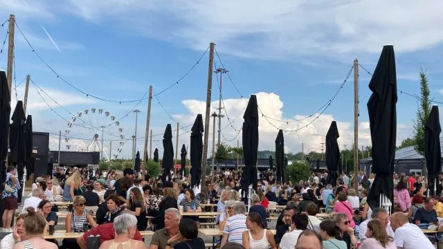 Entspanntes Warten auf den Megastar
