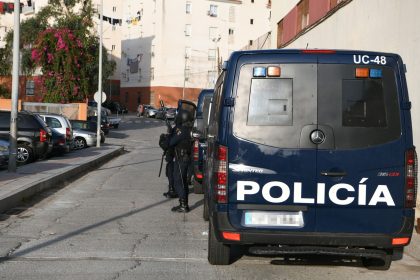 Spanien: Wochenlang an Bett gefesselt – Polizei befreit Frau