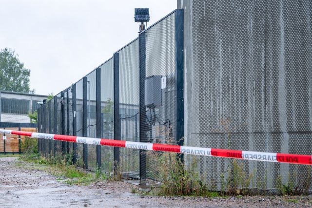 Vier Männer sind am Samstagabend im niederbayerischen Straubing aus einer geschlossenen Klinik entflohen.