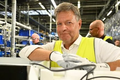 Habeck verspricht: „Förderung für Wärmepumpe ist sicher“ – Haushalt sieht geringere Mittel vor