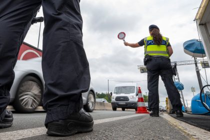 Schleuserbande zerschlagen: Hunderte Menschen nach Deutschland gebracht