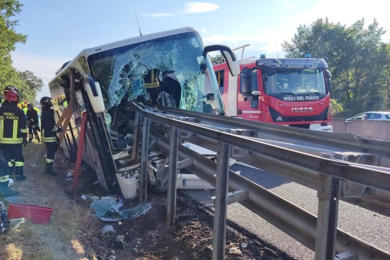 Unfall mit Reisebus in Italien – ein Toter und 25 Verletzte