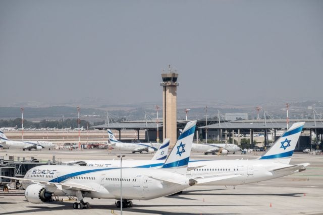 Der Flughafen Ben Gurion leitet einem Bericht zufolge Flüge wegen der Sicherheitslage um. (Archivbild)