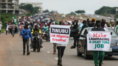 Misswirtschaft, Hunger: Nigerias Präsident ruft zu Einstellung der Proteste auf