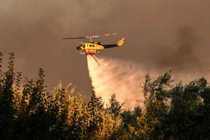 Großbrand nahe Athen tobt weiter – Randgebiete der Stadt bedroht, Ortschaften evakuiert