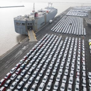 „Rabenschwarzes Quartal“: Gewinn deutscher Autobauer bricht um Hälfte ein