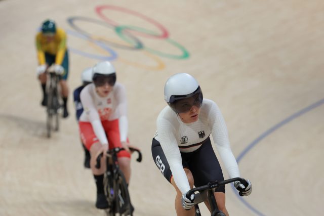 Emma Hinze steht im Keirin-Halbfinale.