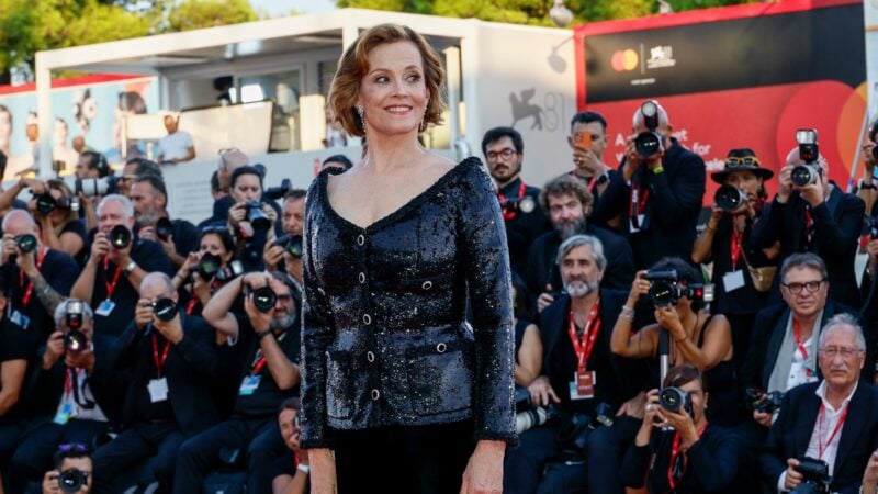 Sigourney Weaver erhält einen goldenen Ehrenlöwen.