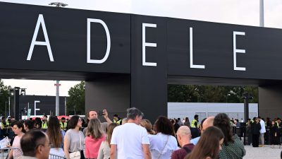 Popstar mit Pop-up-Stadion: Adele-Konzerte in München laufen