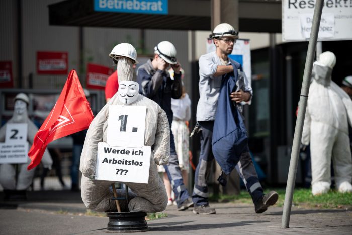 Arbeiter von Thyssenkrupp Steel Europe protestieren gegen die Zukunftspläne des Aufsichtsrats.