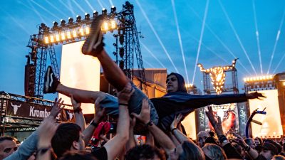 Bei Sommerwetter hatten die Fans sichtlich Spaß.