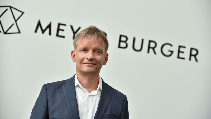 Hat gute Nachrichten für Sachsen-Anhalt: Meyer-Burger-Geschäftsführer Gunter Erfurt. (Archivbild)