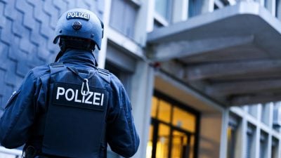 Nach der Messerattacke von Solingen mit drei Toten ermittelt die Generalbundesanwaltschaft wegen Verdachts in der IS.