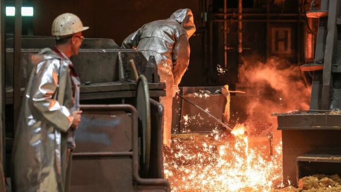 Deutschlands größter Stahlerzeuger Thyssenkrupp Steel steht vor einem Umbau.