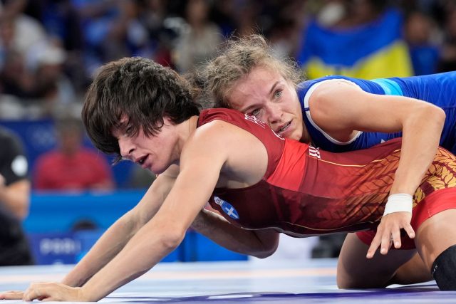 Verpasst bei Olympia knapp eine Medaille: Ringerin Annika Wendle (r.).