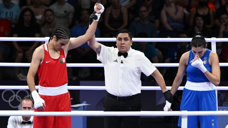 Der schnelle Sieg von Boxerin Imane Khelif (l) zum Olympia-Auftakt löste eine heftige Debatte um ihre Zulassung aus.