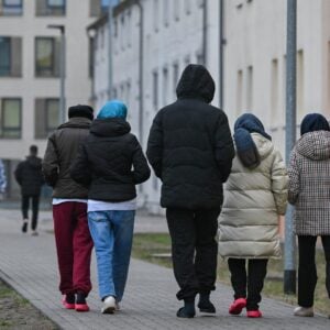 Tipps zu Kirchenasyl und „Kinder verschwinden lassen“? Rechte Empörungswelle gegen gefördertes „Handbook Germany“