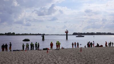 Mädchen geht in Elbe unter – stundenlange Suche erfolglos