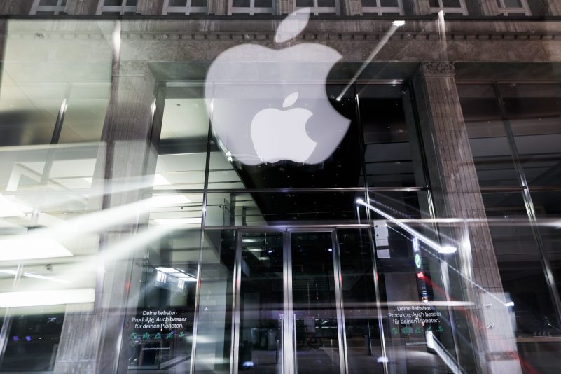 Apple ändert seine Geschäftspraxis: Die App-Macher können direkt in den Anwendungen Angebote bewerben und die Nutzer mit Weblinks zu Websites sowie zu anderen App-Plattformen leiten.