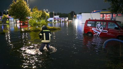 Volle Keller, überflutete Straßen: Unwetter über Deutschland