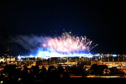Eigenes Stadion samt Volksfest: Adele lässt es krachen