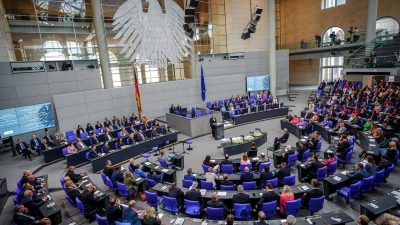 Mit einer Feierstunde hat der Bundestag den 75. Jahrestag der konstituierenden Sitzung des Bundestages geehrt.