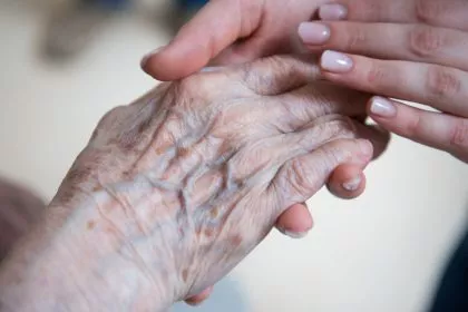 Pflegebeiträge ab 1. Januar höher: Was bringt 2025 für die Pflege?
