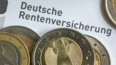 Mehr Geld soll es mit statt ohne Rentenreform geben.