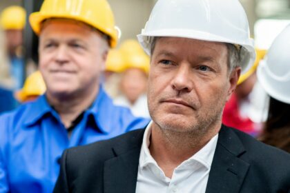 Nicht nur VW-Krise: Habeck lädt zu Autogipfel ein