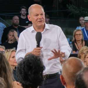 Scholz bei Bürgerdialog: Wohnungsnot hat nichts mit Migranten zu tun