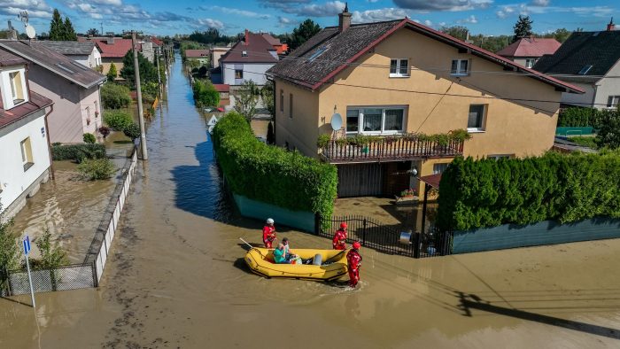 Ganze Regionen in Tschechien leiden unter einem Jahrhunderthochwasser.