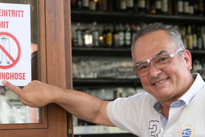 „Keine Kneipe, keine Spelunke“: Café verbietet Jogginghosen