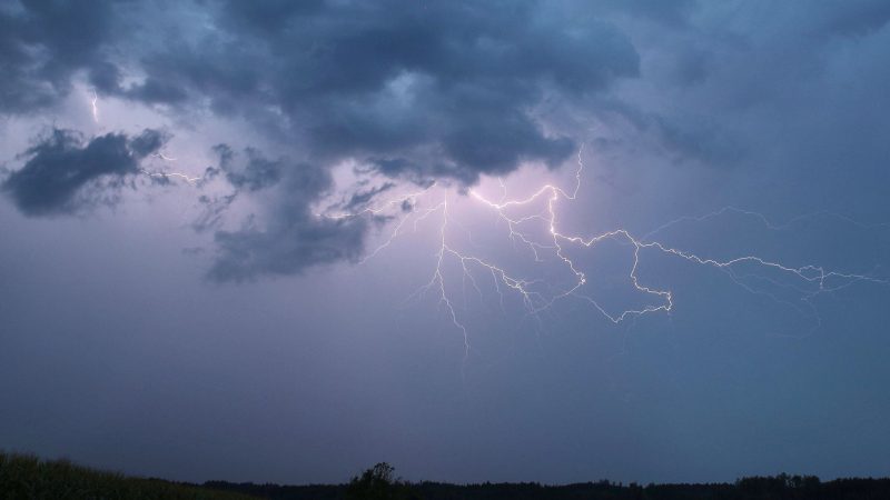 Bis Mittwoch ist die Unwettergefahr durch Starkregengewitter erhöht.