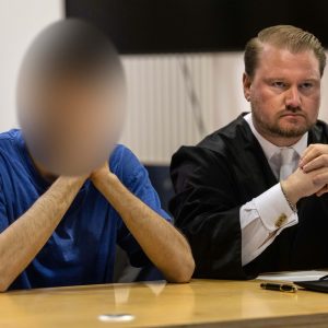 Mann zündet 17-Jährige an – Mordprozess im Sauerland