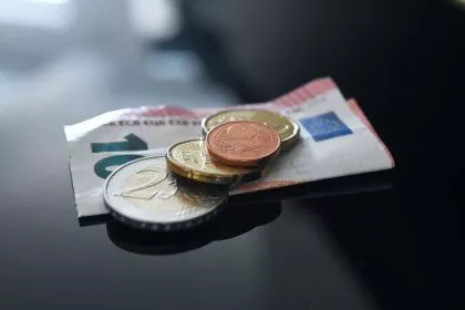 Mindestlohnerhöhung auf 15 Euro bis 2027 realistisch, so Analyse der Hans-Böckler-Stiftung