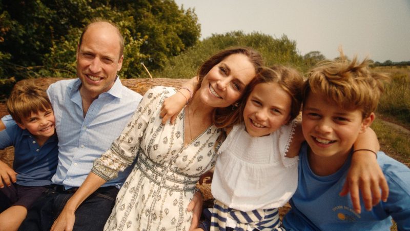 Strahlende Gesichter der beliebten Familie sind eine gute Nachricht für den Palast.