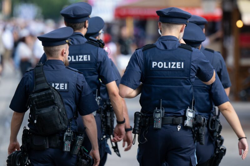 Hunderte Polizeibeamte sichern das Volksfest. (Archivbild)