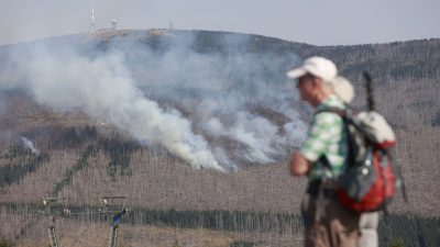 Brand am Brocken: Feuerwehr stellt sich auf mehrtägigen Einsatz ein