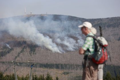 Brand am Brocken: Feuerwehr stellt sich auf mehrtägigen Einsatz ein