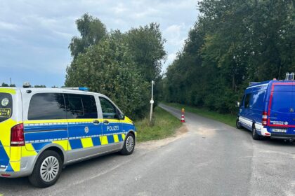 Hund gräbt Stiefel aus – Zwei männliche Leichen gefunden