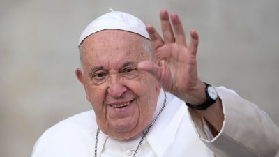 Papst mahnt Kardinäle zu „Null-Defizit“