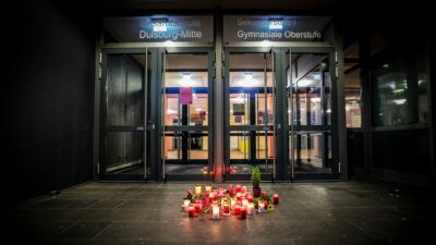 Trauerfeier in Duisburg nach Tod von zwei Schülerinnen