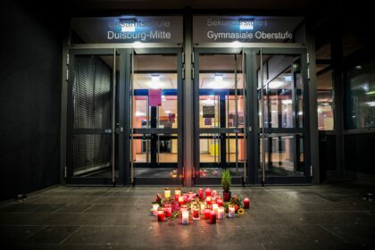 Trauerfeier in Duisburg nach Tod von zwei Schülerinnen