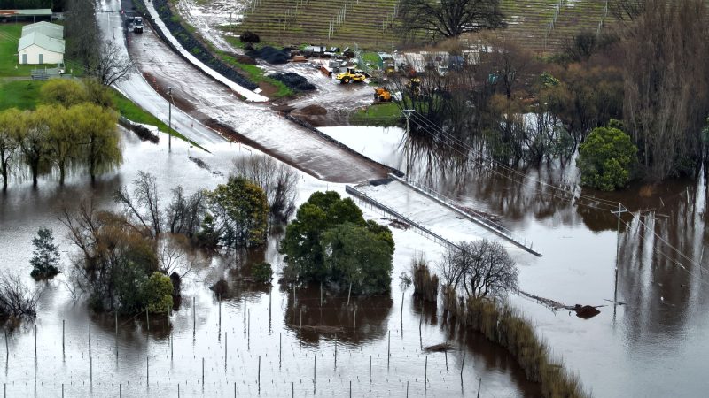 Stromausfälle, Evakuierungen und überschwemmtes Land: Die Unwetter haben Down Under fest im Griff.