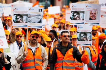 „Ärzte am Limit“: Mediziner fordern bei Kundgebung bessere Arbeitsbedingungen