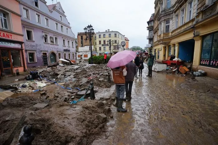 In Klodzko sah die Innenstadt aus wie nach einer Bombenexplosion.