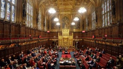 Mit etwa 800 Mitgliedern gilt das House of Lords als zweitgrößte Parlamentskammer der Welt. (Archivbild)