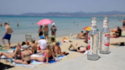 Wegen „Strandsterben“: Künftig weniger Liegen am Ballermann