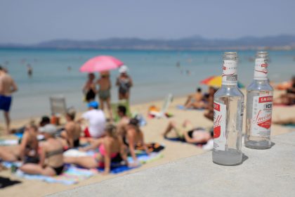 Wegen „Strandsterben“: Künftig weniger Liegen am Ballermann